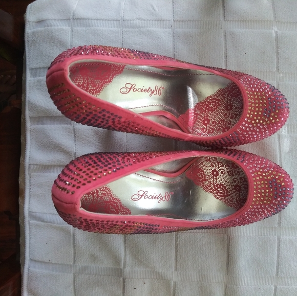 Heels - Picture 4 of 7